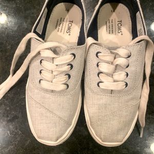 Toms tennis shoes